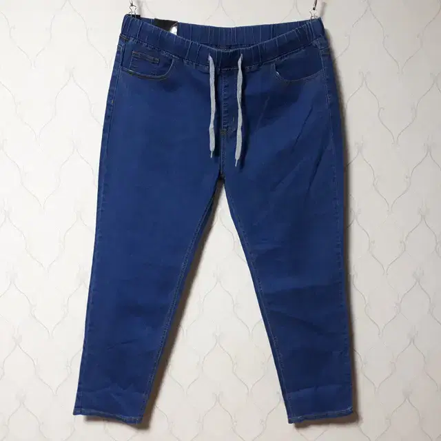 38/J JEAN String Tapered Fit Jeans/38-209