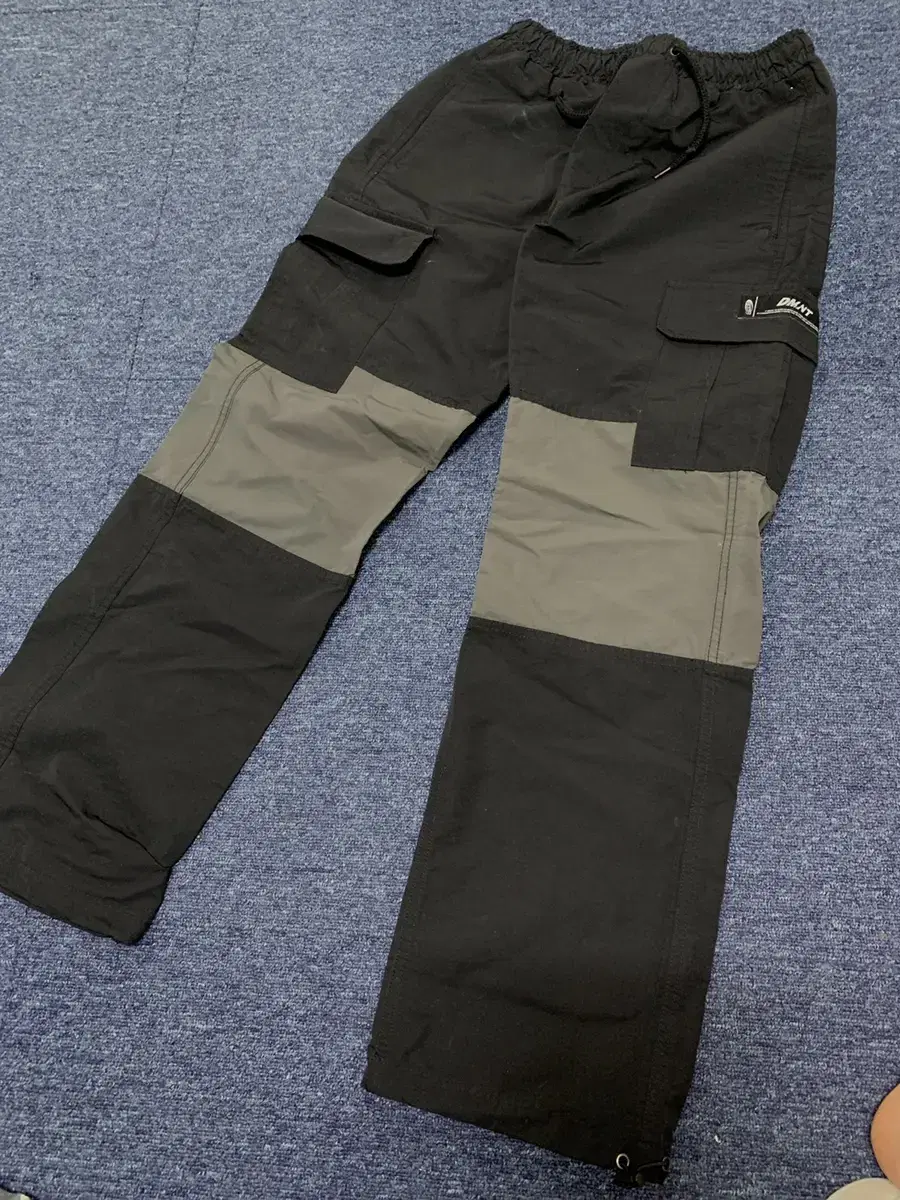 Dominant Cargo Pants (M)