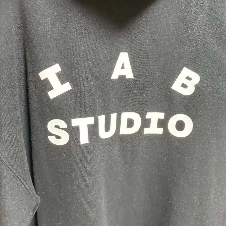 iab studio balck hoodie