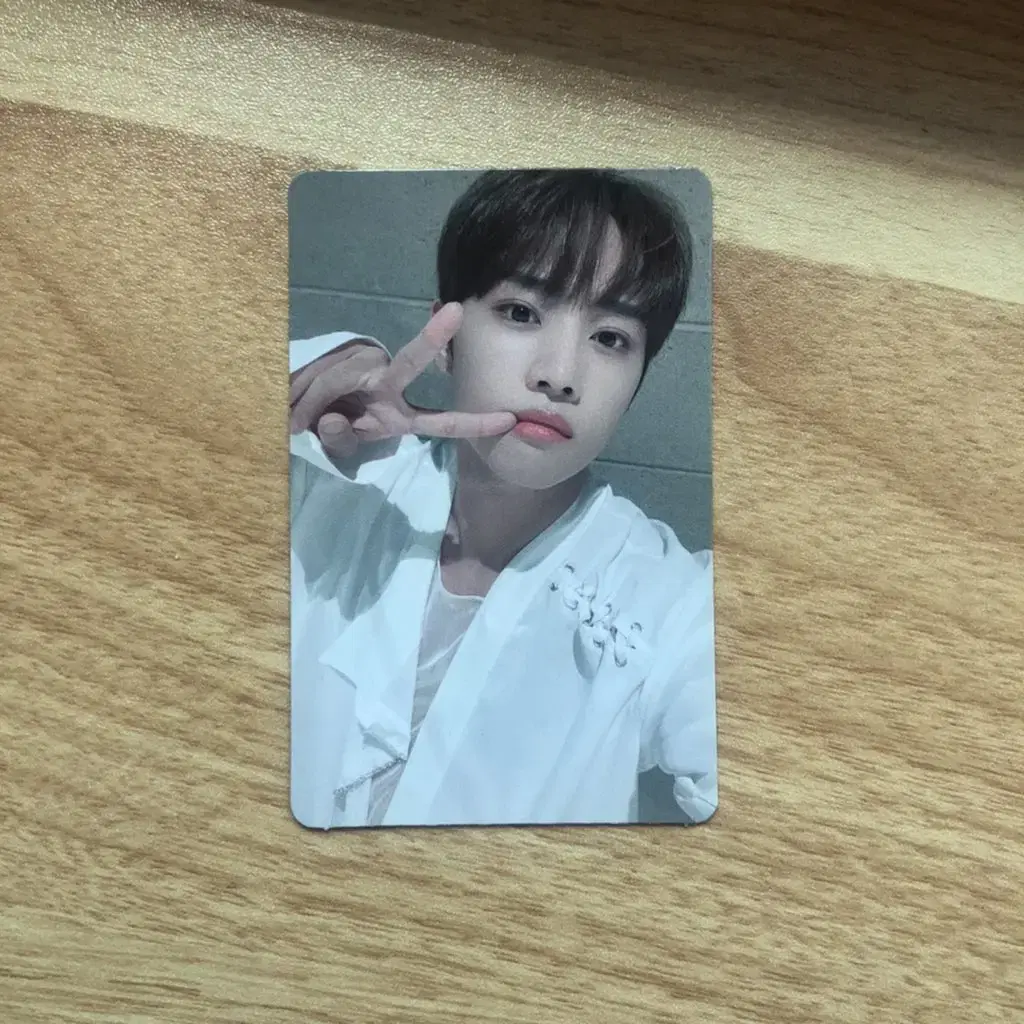 Sunwoo Book Lamp Photocard