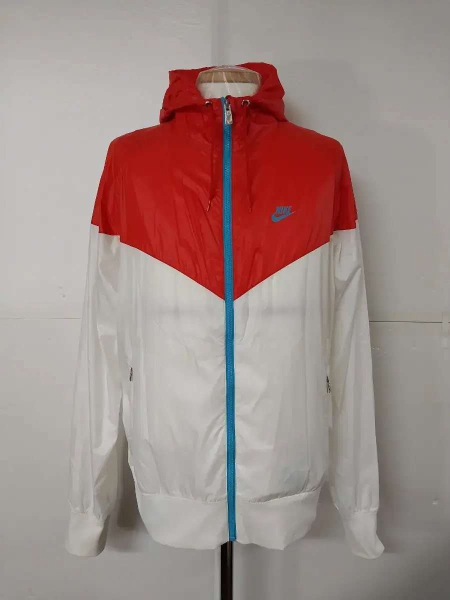 105)Nike Windrunner Washable/Left Windbreaker Jacket