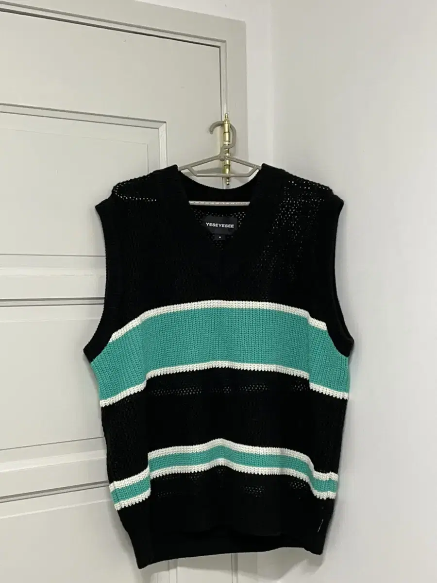 Yes IC Knit Vest