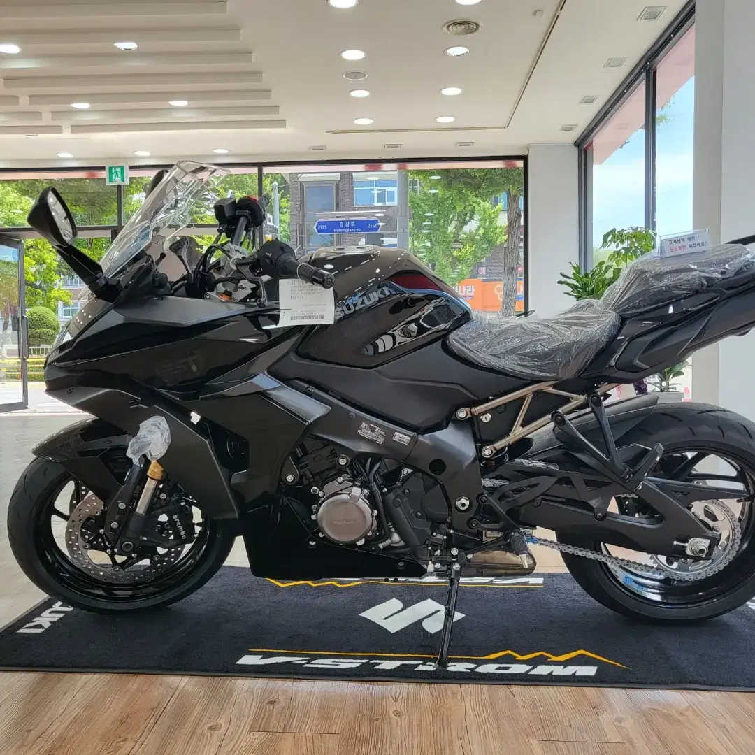 GSX-S1000GT 24년신차 판매합니다.(프로모션진행중)