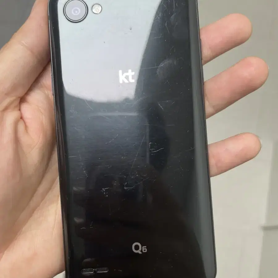 LG Q6