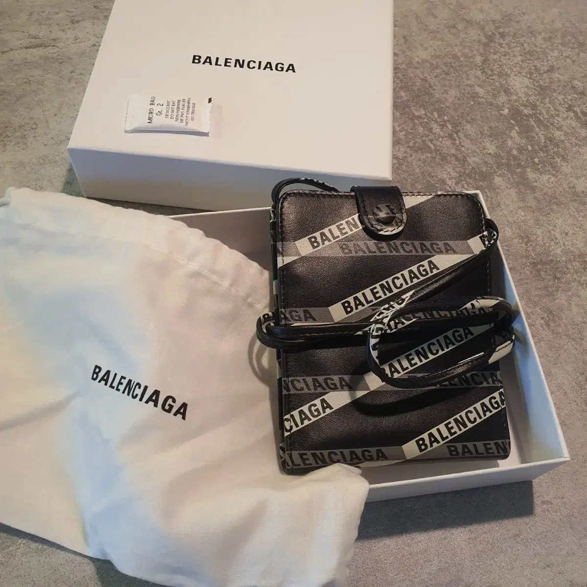 발렌시아가 가죽지갑(BALENCIAGA)-[새상품]