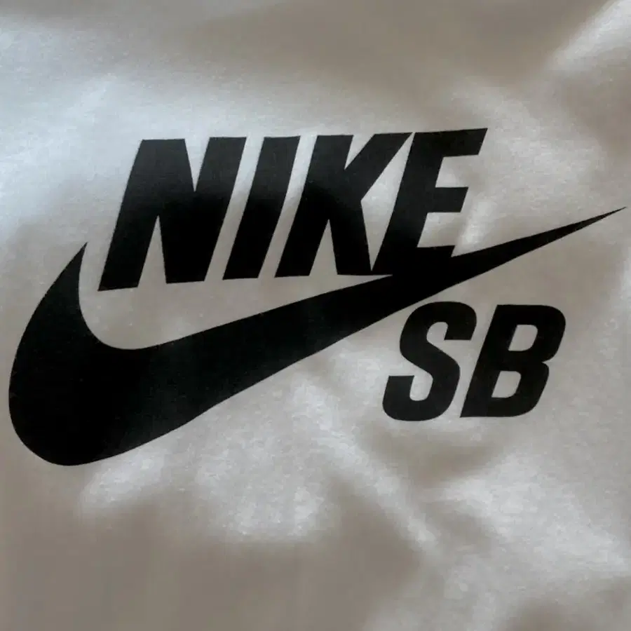 나이키 NIKE SB 티셔츠 화이트 m