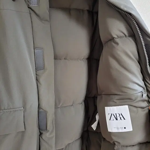 [L] 자라(Zara) 오라리맛 워터프루프 패딩 점퍼 팔아요