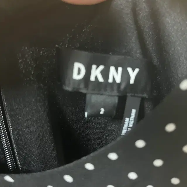 DKNY 민소매 도트 원피스-55