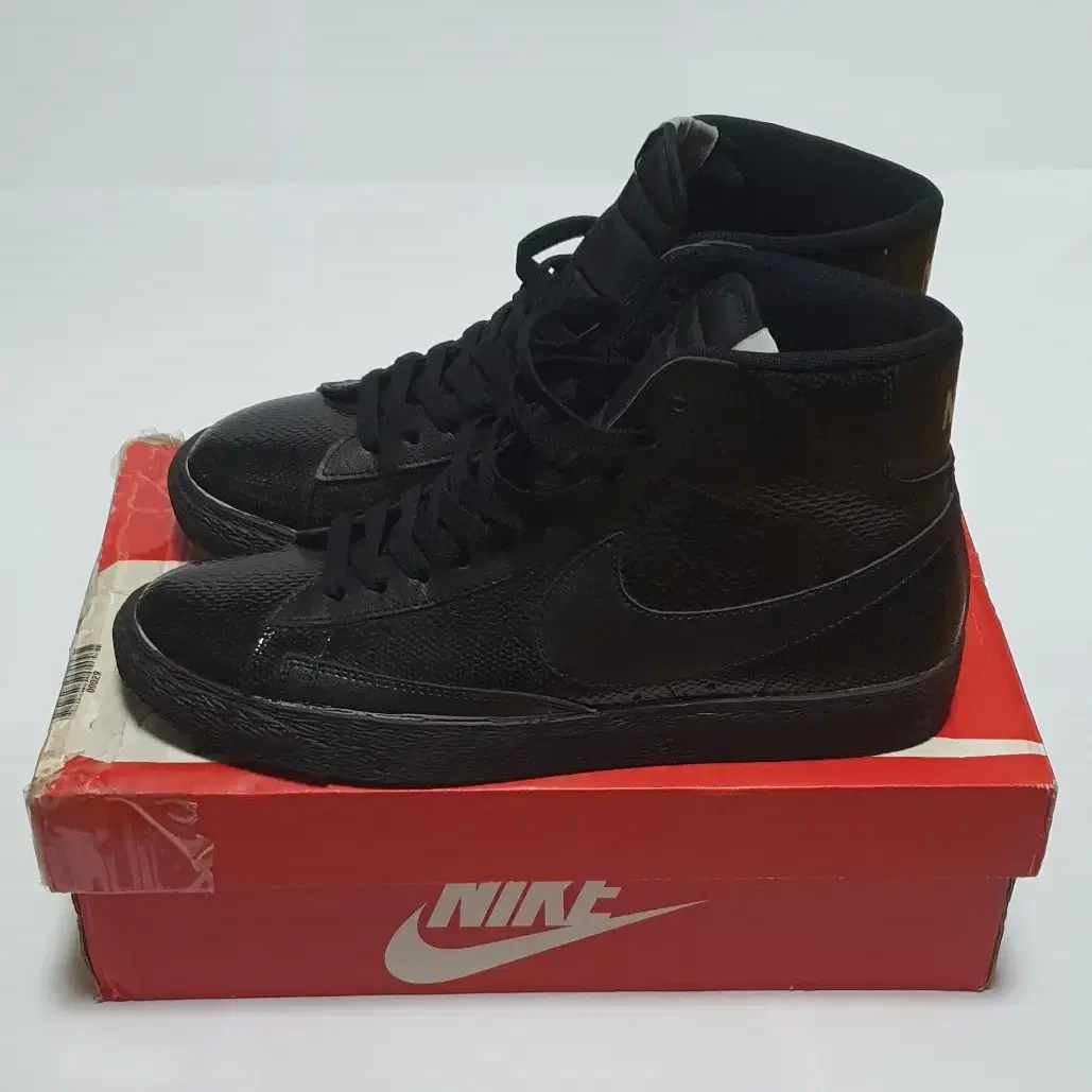 NIKE WOMENS BLAZER SNAKE 트리플 블랙 뱀피 무늬 TR