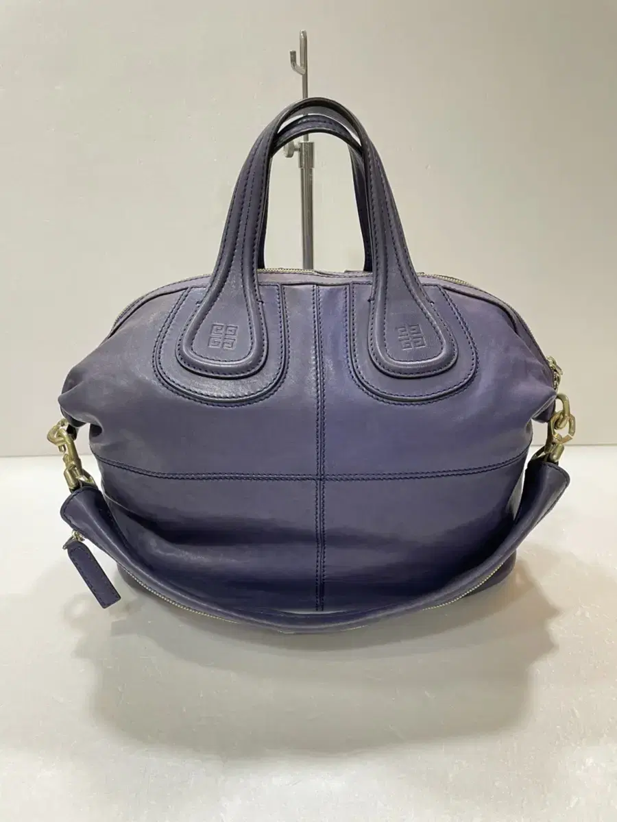 Genuine) Givenchy Nightingale Purple Bloo Medium Cheap