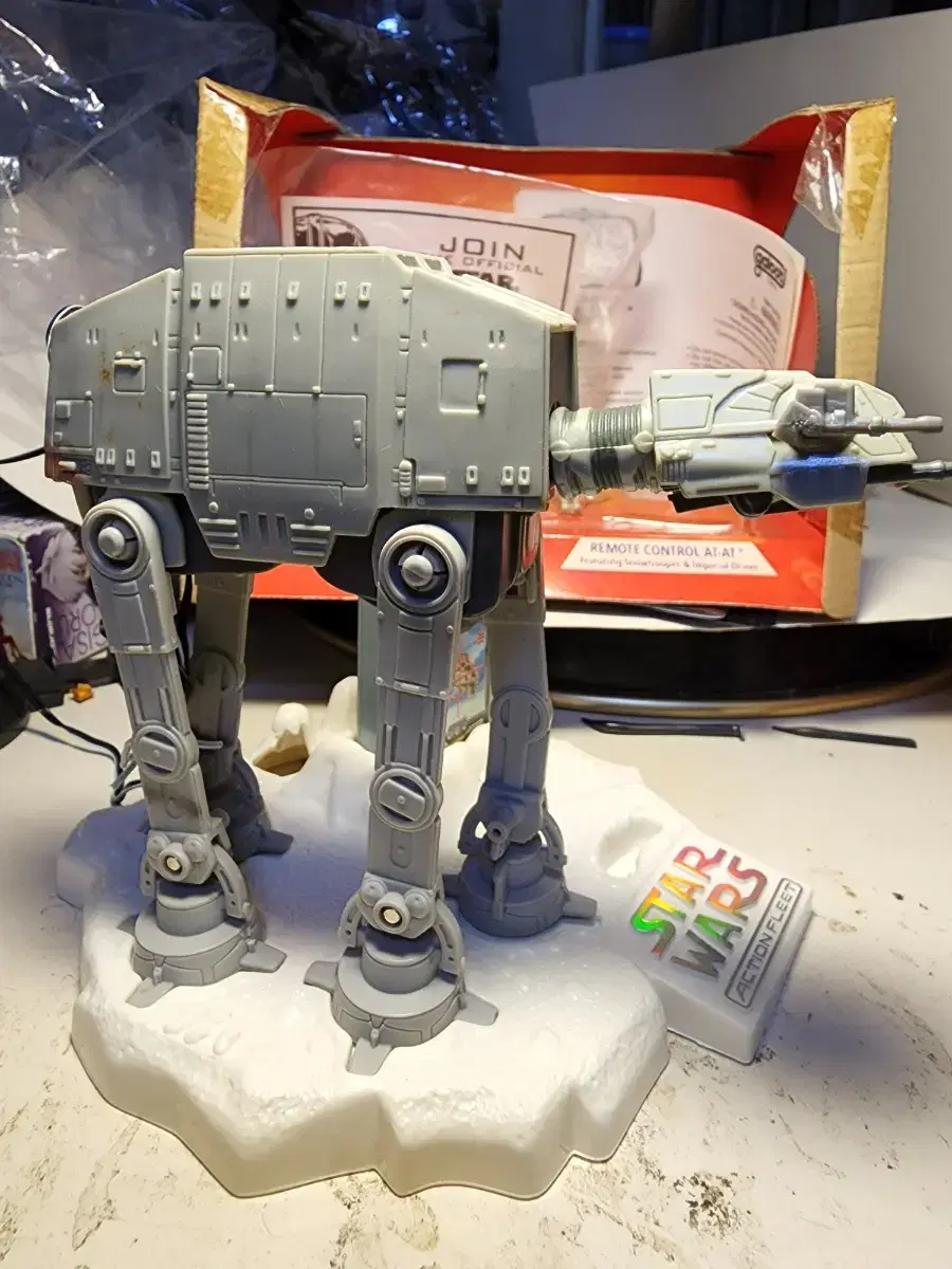 Star Wars AT-AT Remote ControlControls