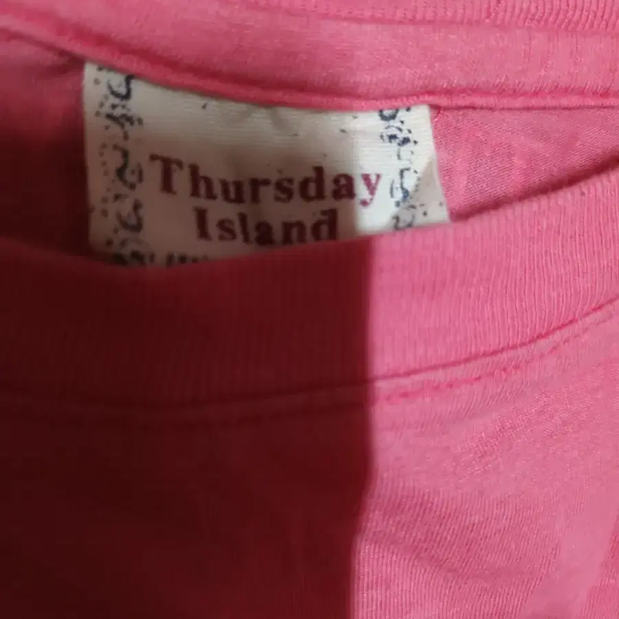 ThursdayIsland분홍면티셔츠95