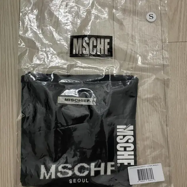 *SALE mschf 미스치프 인타시아 크롭 니트 블랙 s size