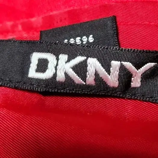 DKNY마스커트 & 실크 블라우스