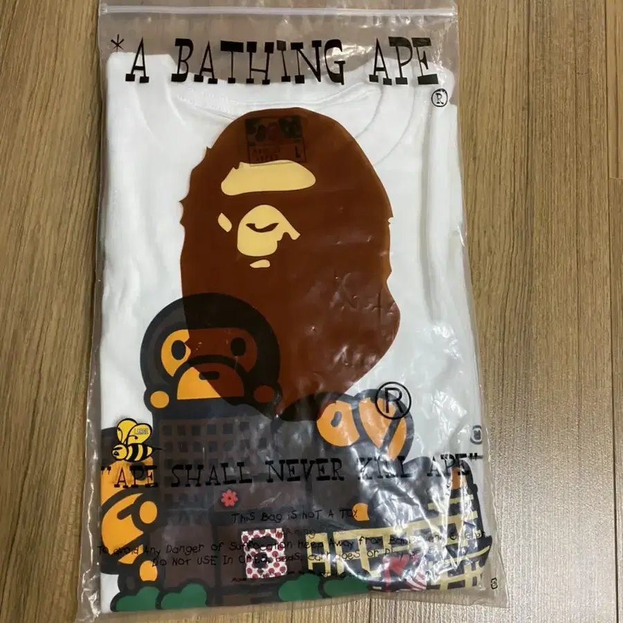 [새상품] 베이프 x 서울 bape seoul 한정 티셔츠 & 키링