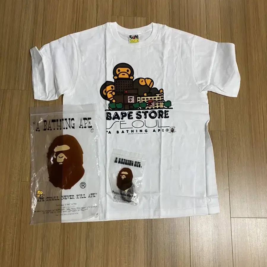 [새상품] 베이프 x 서울 bape seoul 한정 티셔츠 & 키링