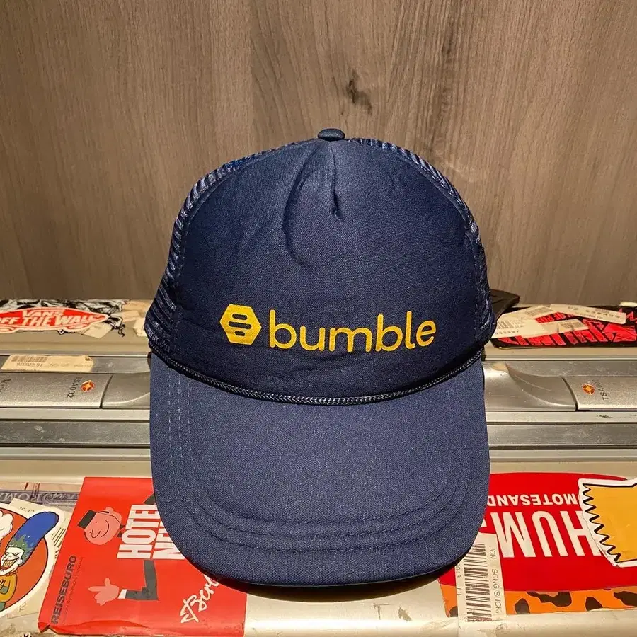 BUMBLE vintage trucker cap 트러커캡