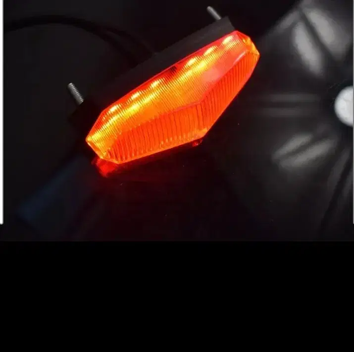 Installing a tail light on an e-scooter