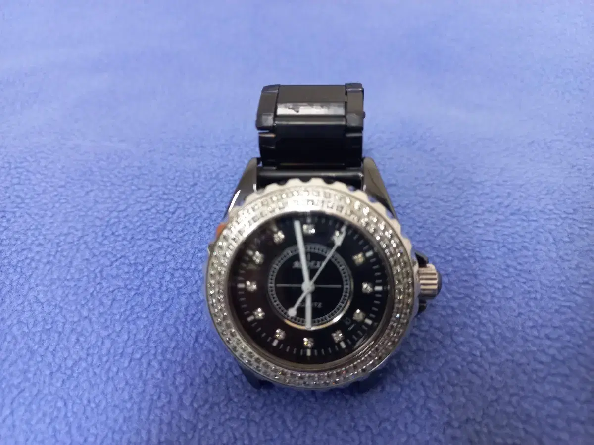 Men's Black Jewel Watch (Luxury)