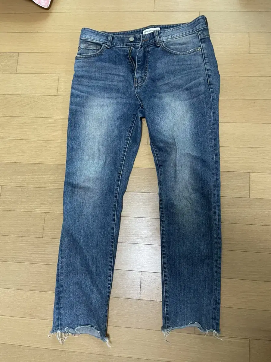 Ahyoung Sangsa Jungcheong Slim Crop Jeans