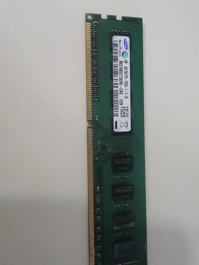 삼성 메모리카드 4G DDR3 RAM 램양면입니다~~