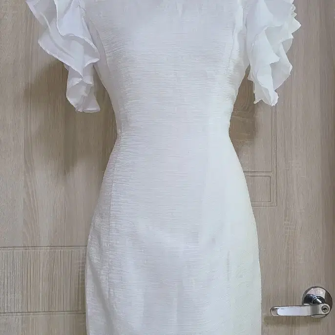 most able dress 화이트 원피스 DY