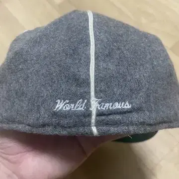 Supreme World Famous 7 1/4 슈프림 뉴에라 캡 모자