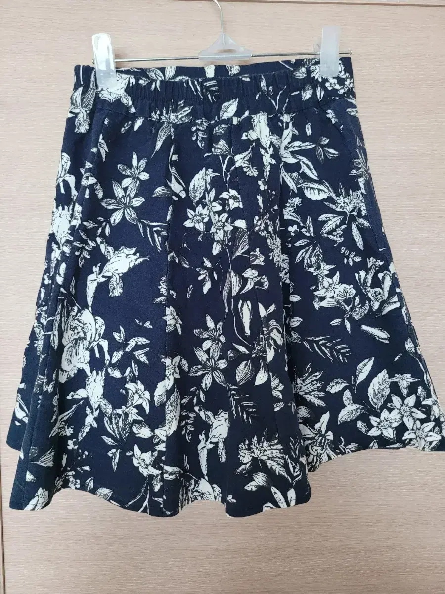 Hwasa Floral Flared Banded Skirt Navy Blue Navy