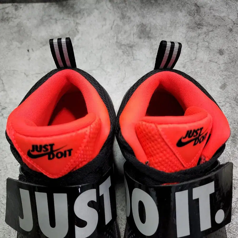 더블식스(정품)나이키 GS 팀허슬 D8 Just Do lt 230