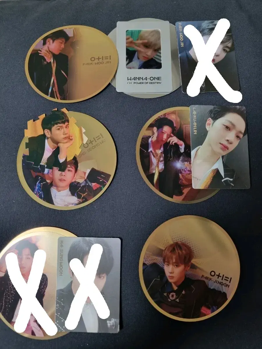 Wanna One's Seongwu Ong, Park Woojin, and Sungwoon Ha, lai kuanlin photocard Circle wts.