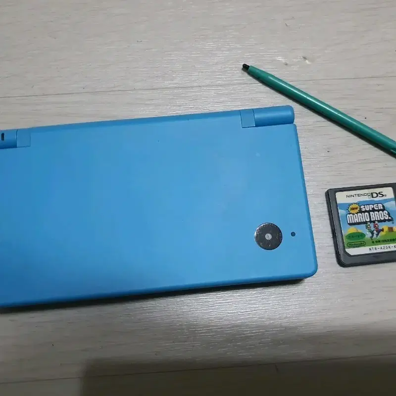닌텐도 dsi 게임기와 슈퍼마리오ds팩
