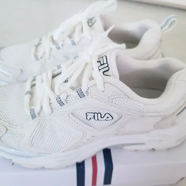 FILA 보이어소러스 99/21