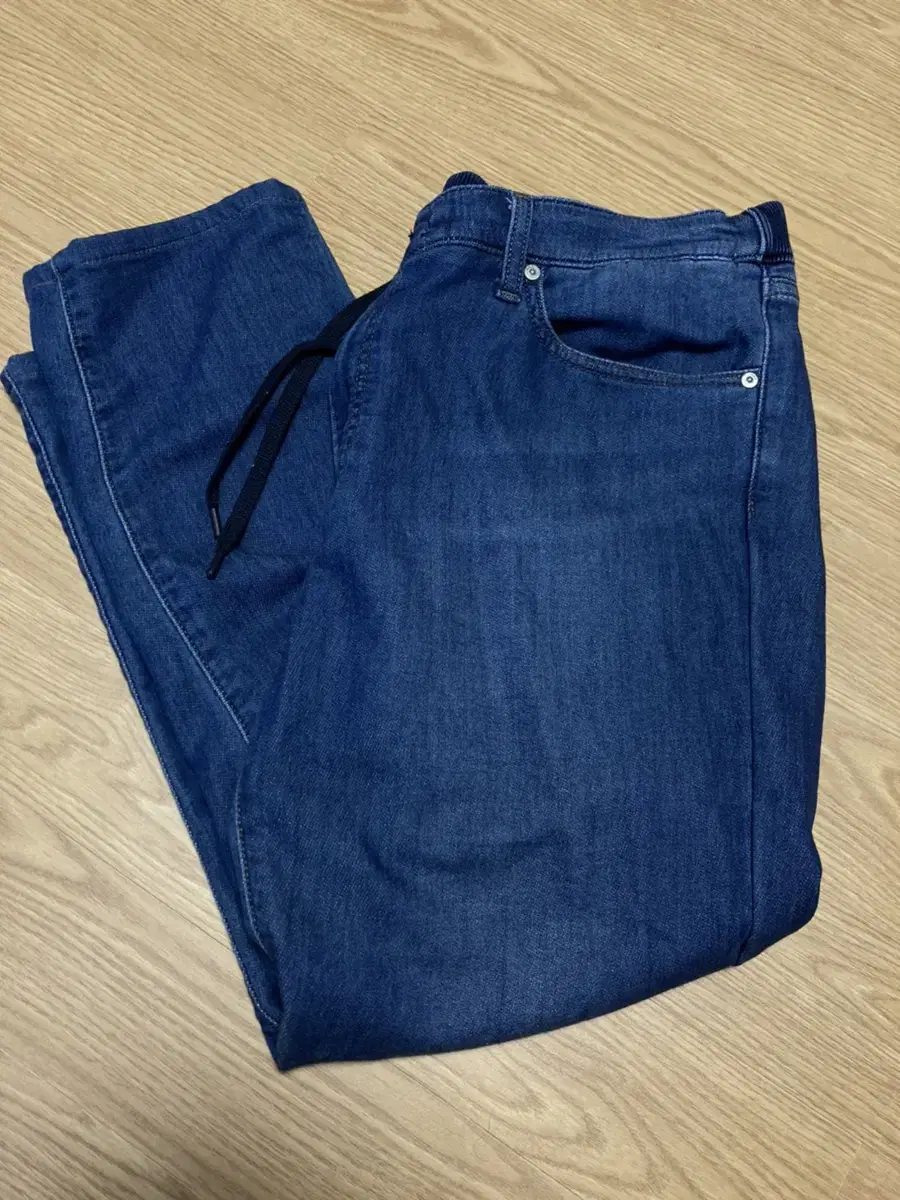 Uniqlo XL Banded Jeans