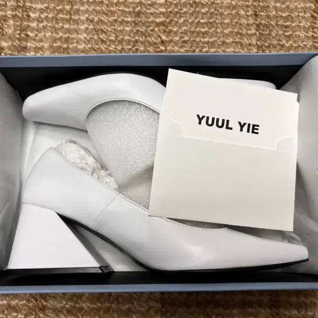 율이에 구두 240 사이즈 YY Cream Pumps / YY6S-P01