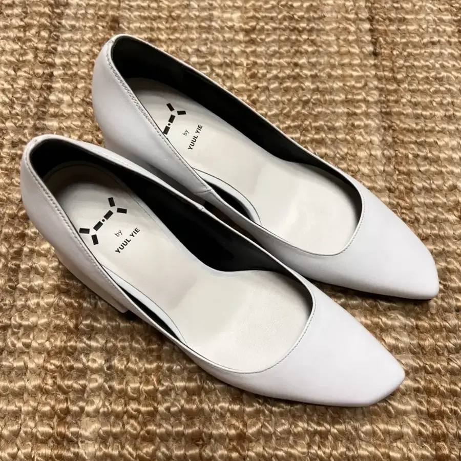 율이에 구두 240 사이즈 YY Cream Pumps / YY6S-P01