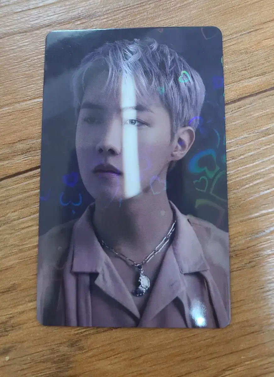 BTS-proof Japan-only pre-order benefits Hologram photocard (J-Hope)