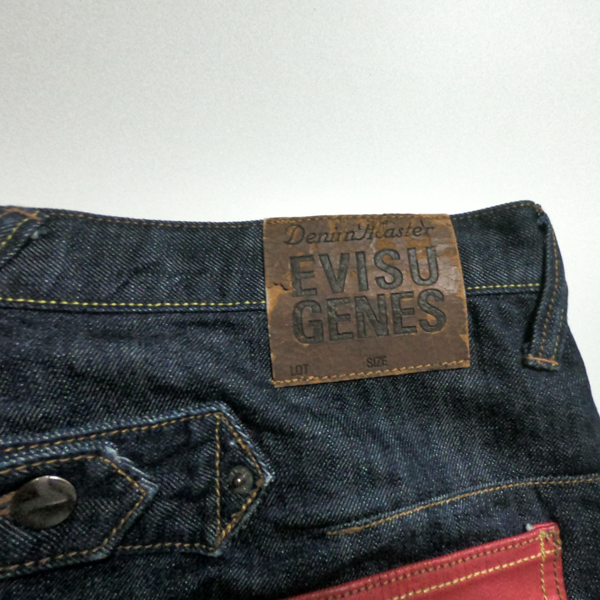 EVISU 엔지니어드진 (한국기준 32in)