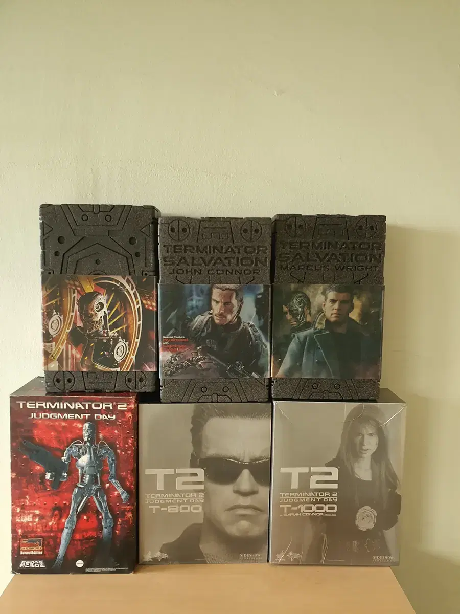 Sell Hot Toys Terminator in bulk