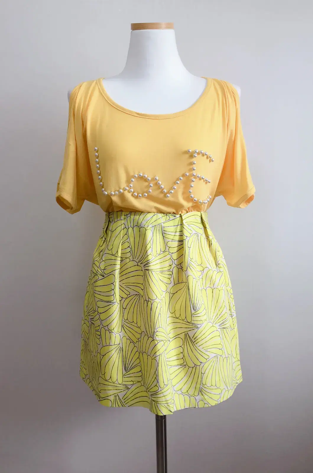 Yelow printing skirt