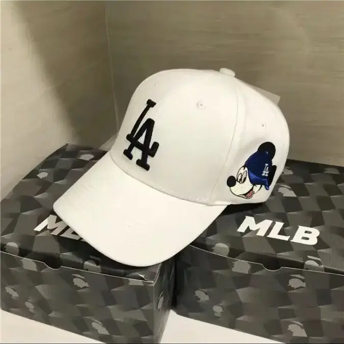 mlb&미키 콜라보 캡모자(새상품)