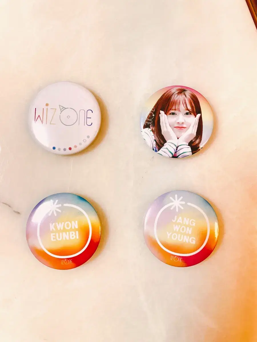 [IZ*ONE] 아이즈원 브로치 (장원영, 안유진, 권은비, 위즈원)