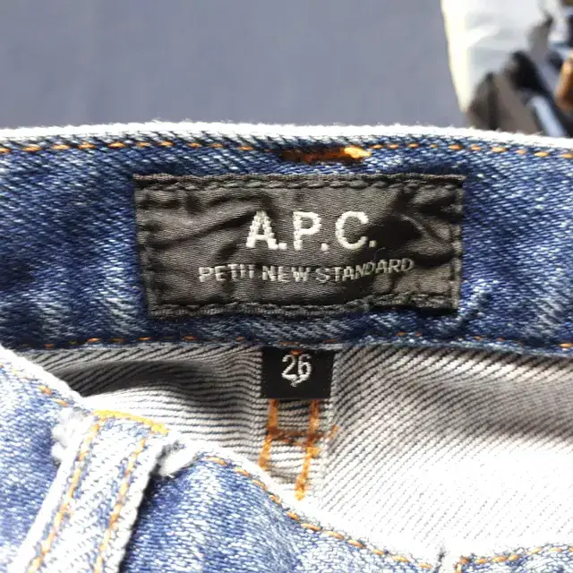 26/A.P.C 아페쎄 뉴 쁘띠 스텐다드 청바지/26-530