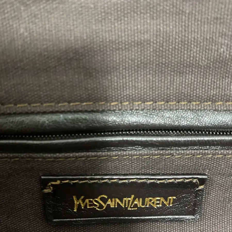 생로랑 YSL 이지백 브라운 (일본에서구매)