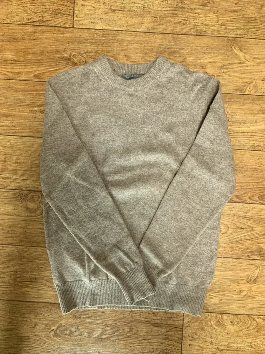 Giordano Size L Knit