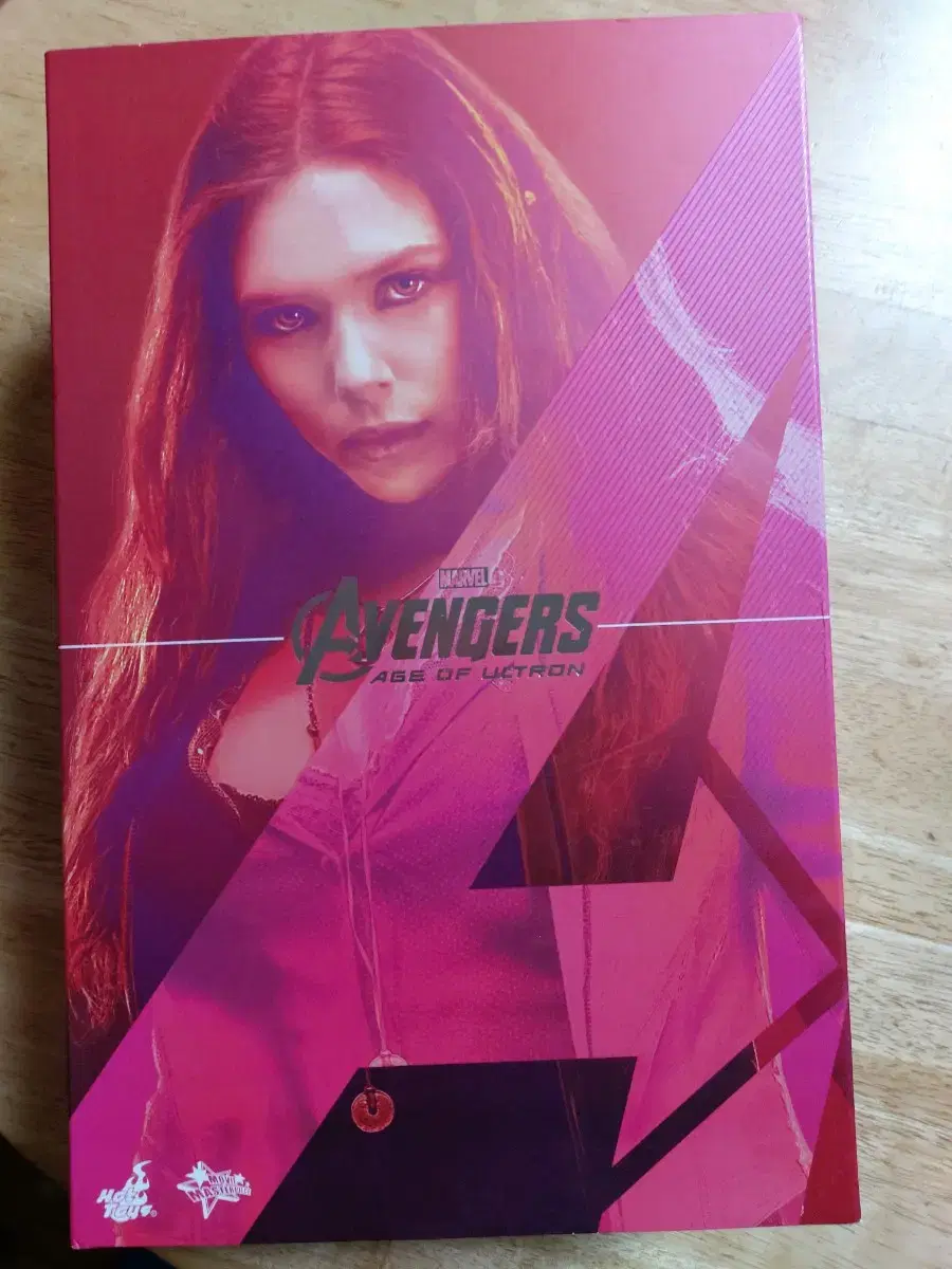 Hot Toys AOU Scarlet Witch Figure