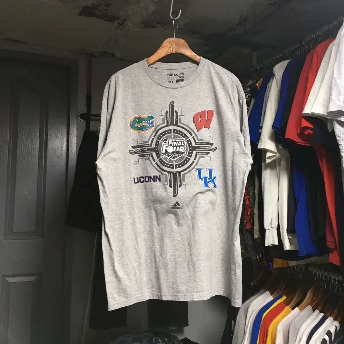 XL) ADIDAS US UNIVERSUTY TEE