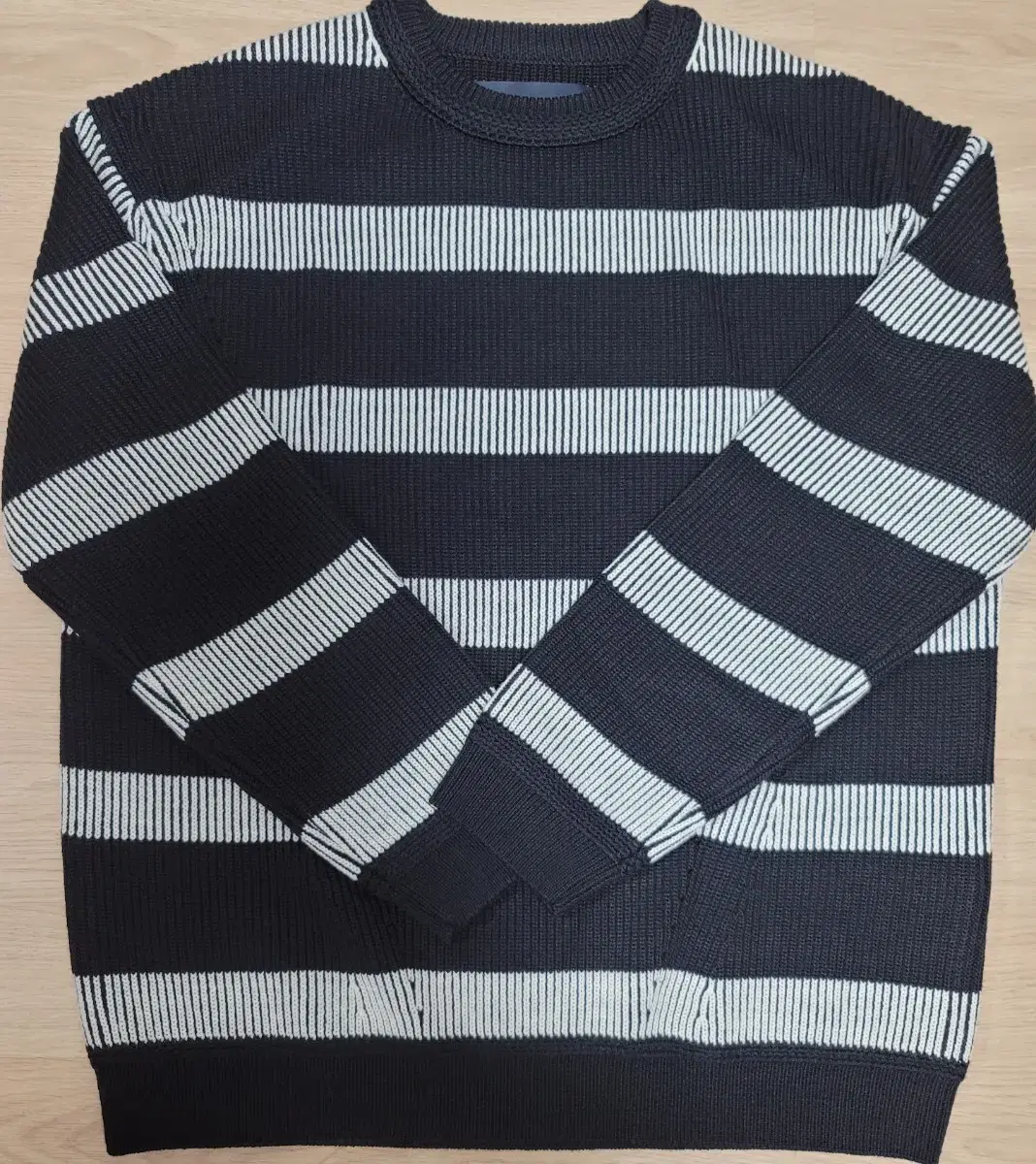 Junge striped knit sells size S