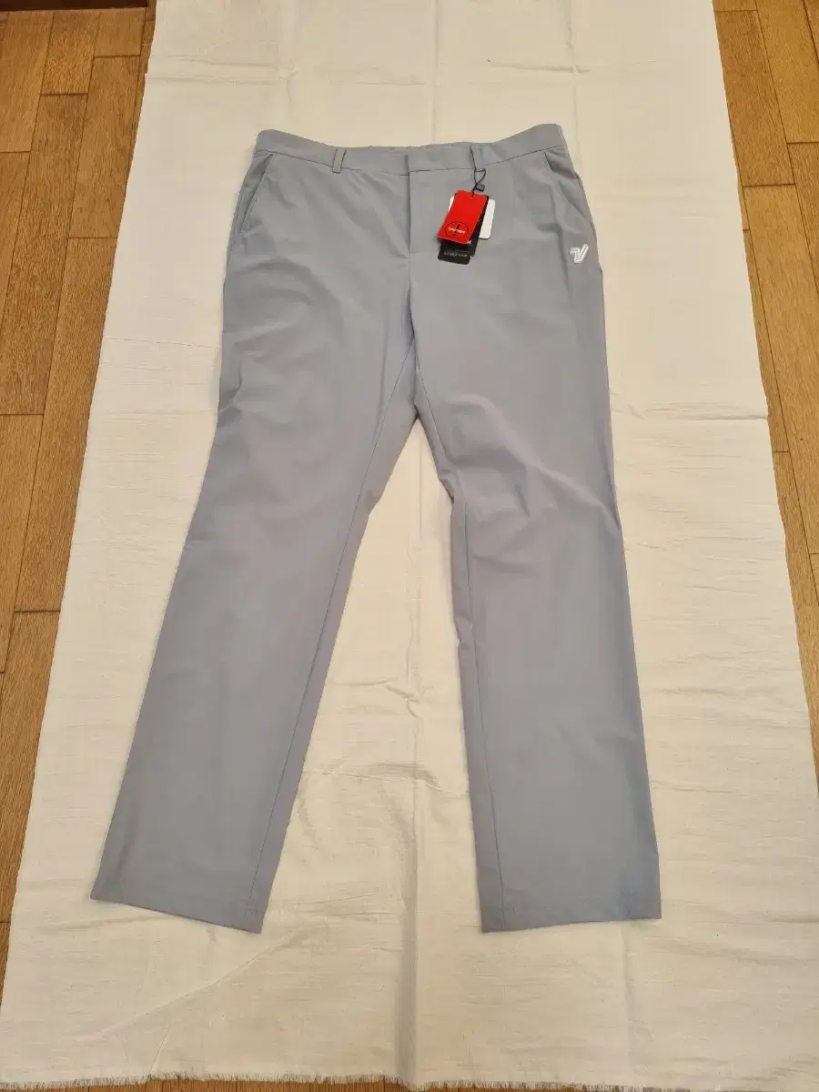 Volvik Golf Pants for Yeoreum