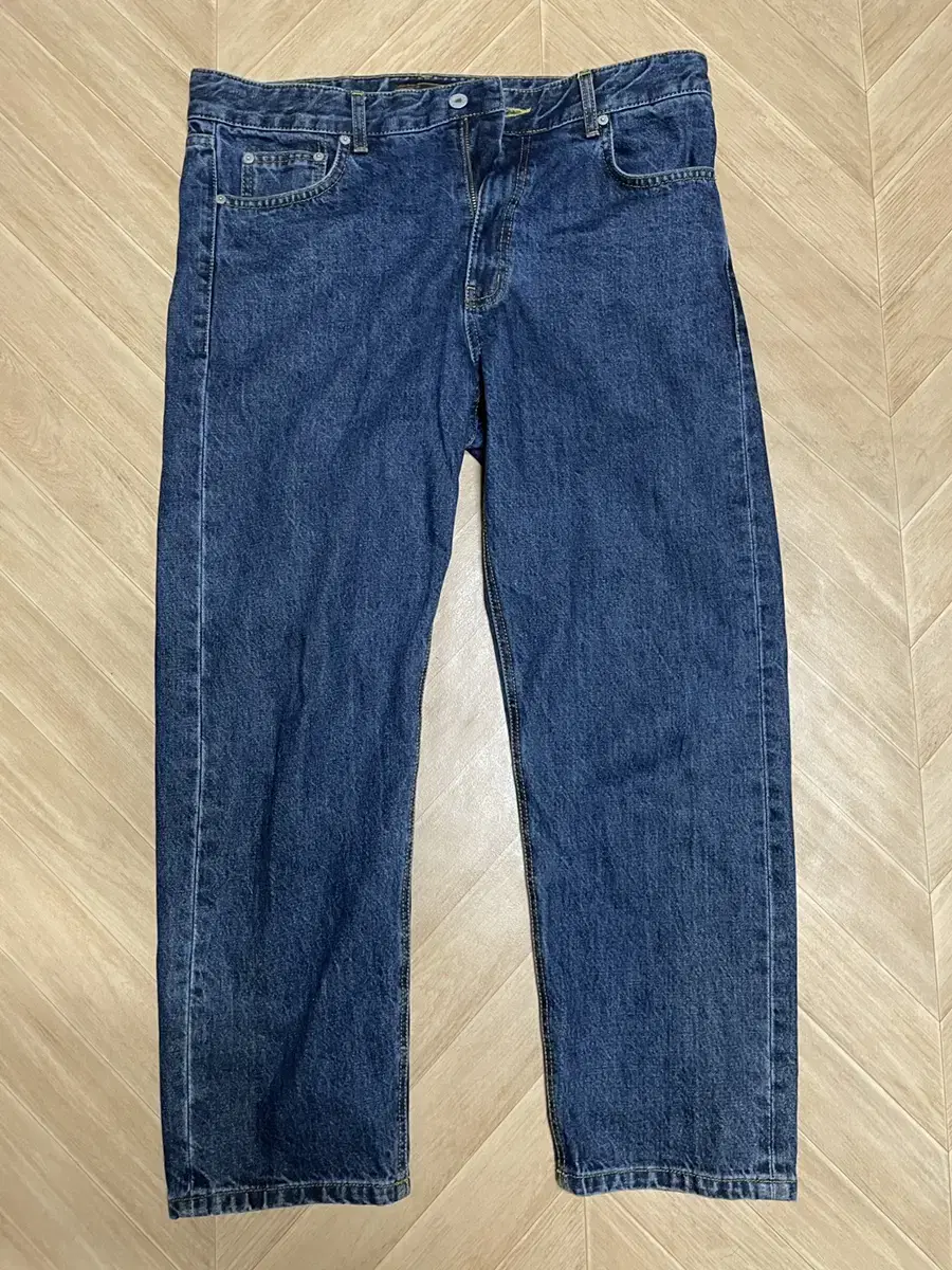 Uniformbridge Ankle Denim Pants XL Jungcheong sells.