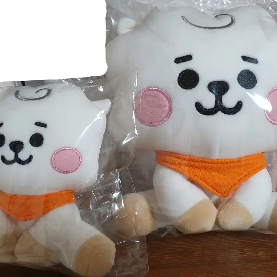 BT21 알제이 시팅 인형 20cm 12cm